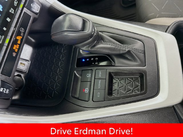 Used 2025 Toyota RAV4 XLE w/ Convenience Package FWD image 19