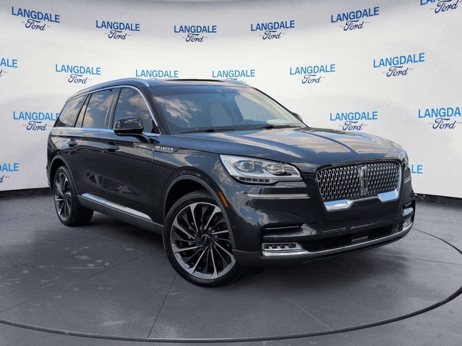 Used 2021 Lincoln Aviator Reserve w/ Equipment Group 202A AWD/4WD image 2