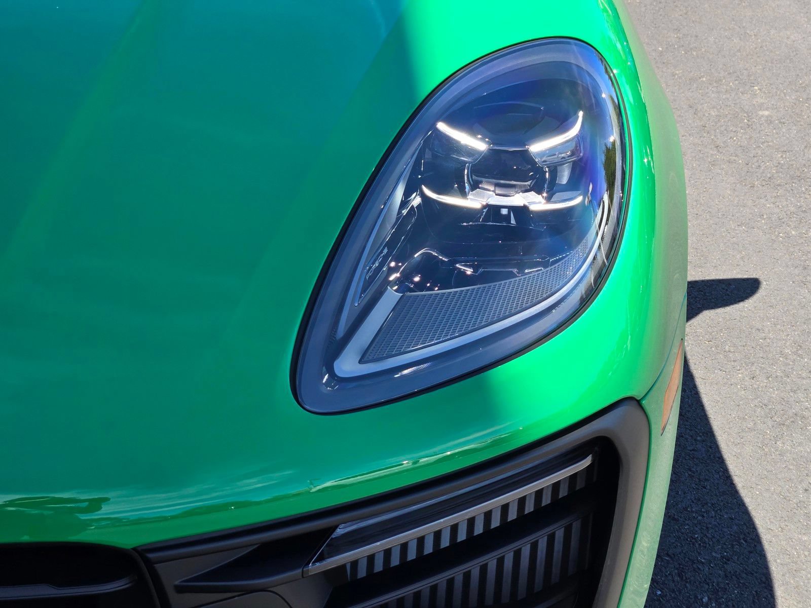 Certified 2026 Porsche Macan GTS AWD/4WD image 12