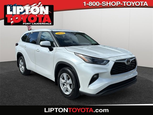 Certified 2024 Toyota Highlander LE image 1