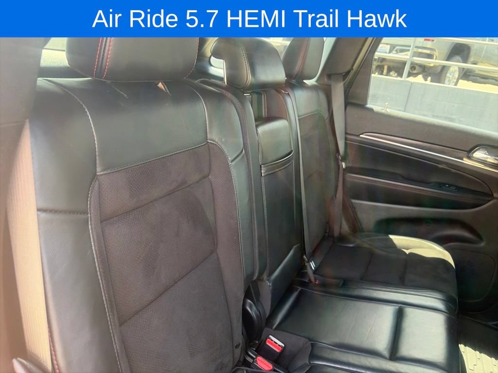 Used 2021 Jeep Grand Cherokee Trailhawk w/ Premium Lighting Group AWD/4WD image 18