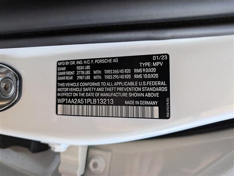 Used 2023 Porsche Macan Turbo AWD/4WD image 34
