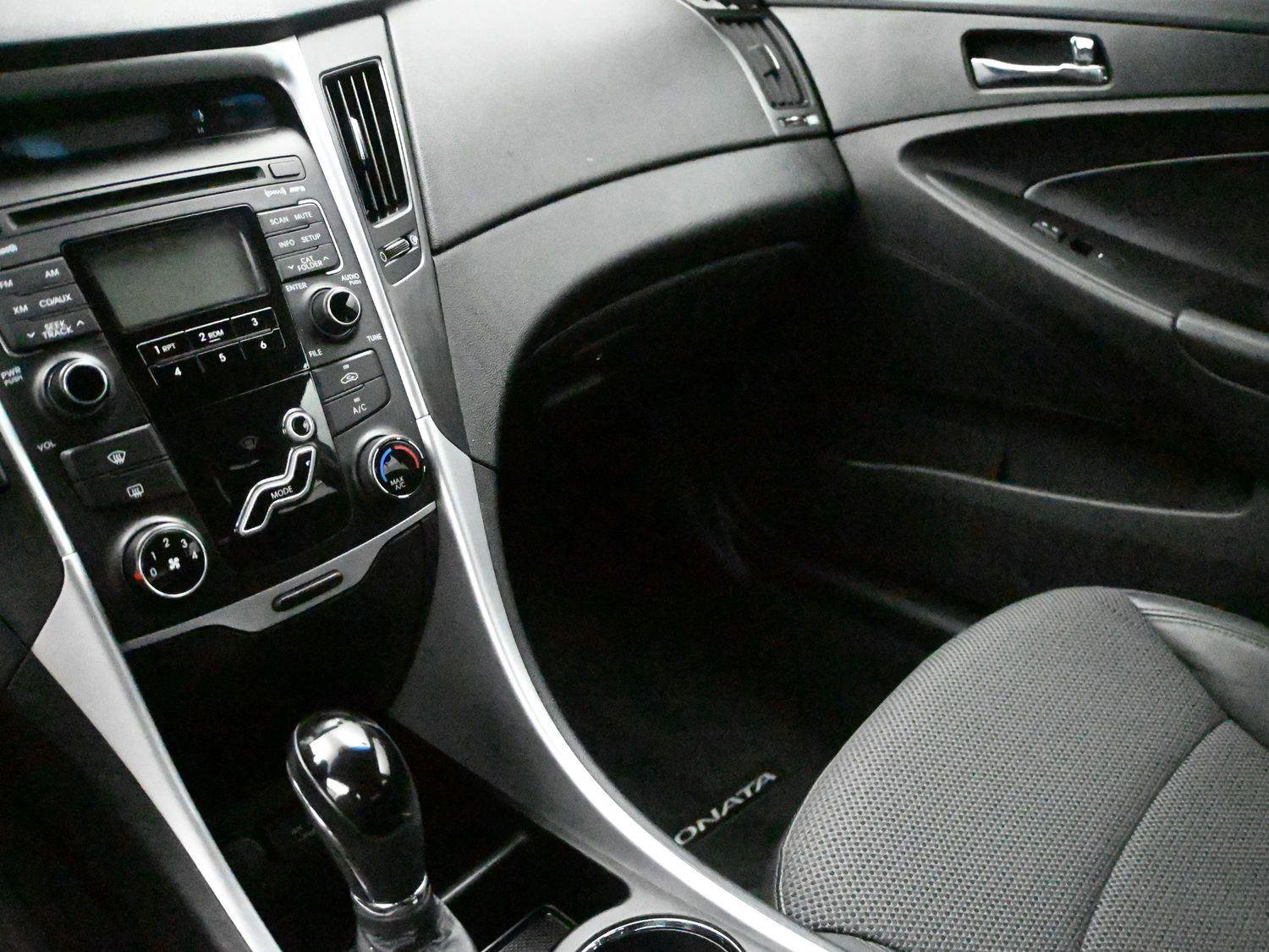 Used 2011 Hyundai Sonata SE FWD image 4