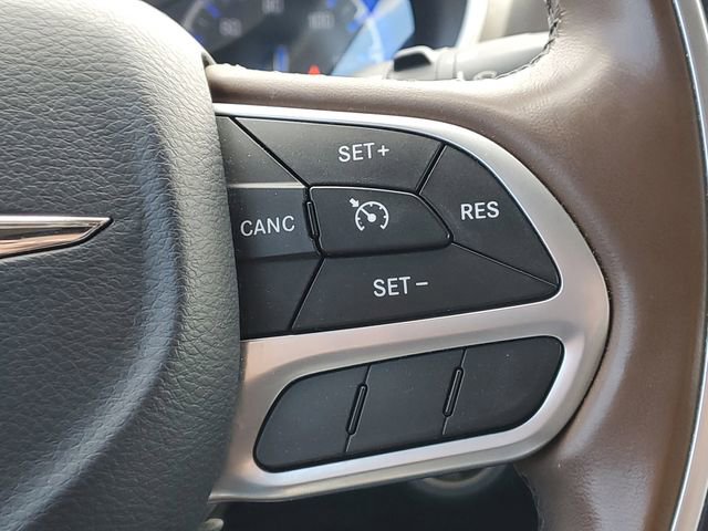 Used 2017 Chrysler Pacifica Limited w/ UConnect Theater Package image 19