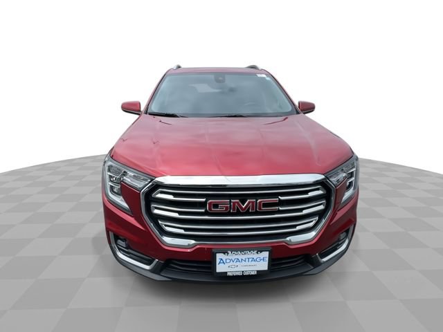 Used 2023 GMC Terrain SLT w/ LPO, Floor Liner Package FWD image 3