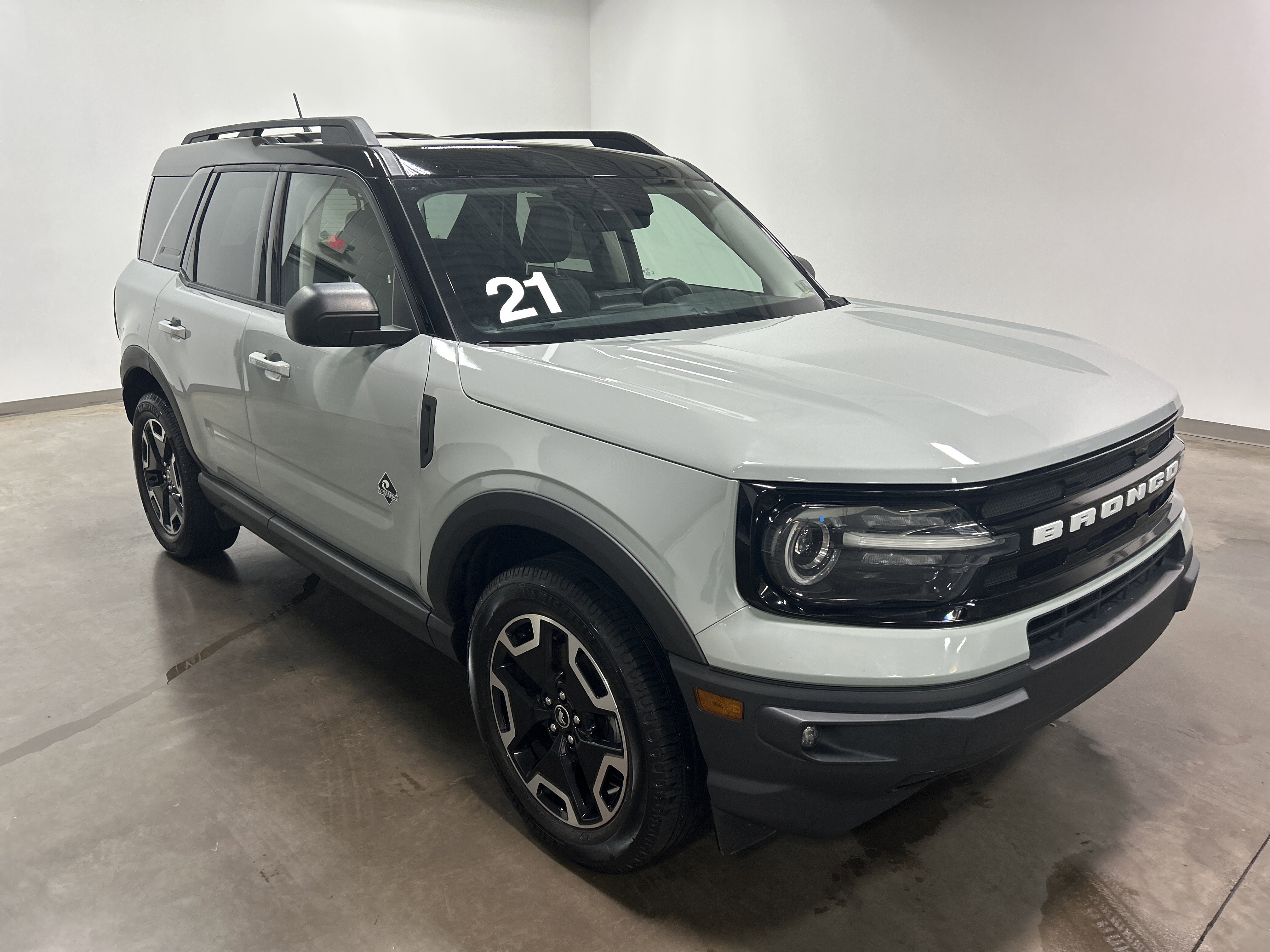 Used 2021 Ford Bronco Sport Outer Banks image 2