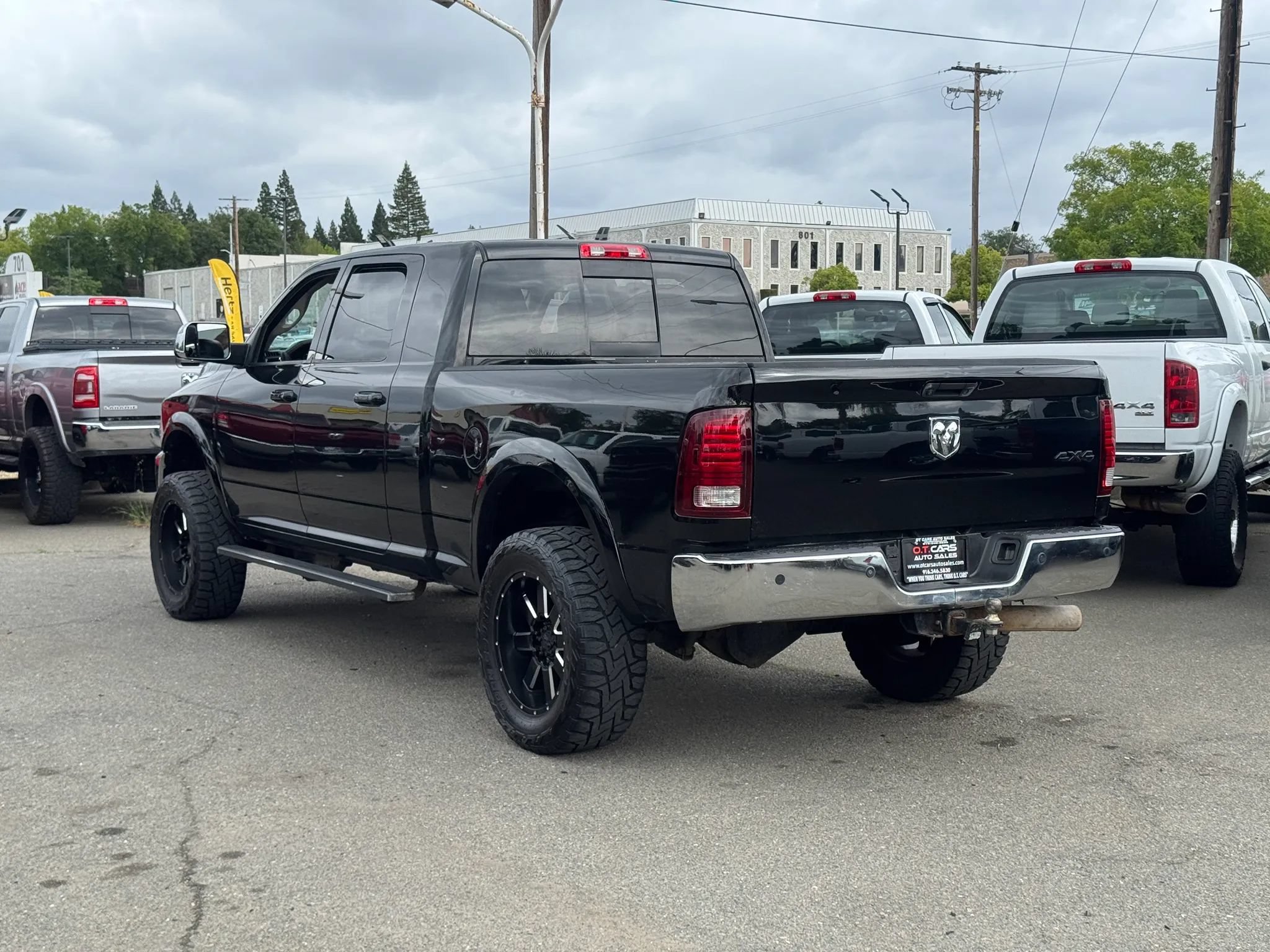 Used 2014 RAM 3500 Laramie w/ Black Appearance Group AWD/4WD image 5
