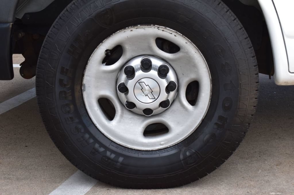 Used 2014 Chevrolet Express 2500 RWD image 11
