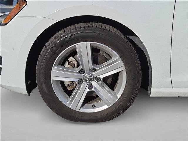 Used 2017 Volkswagen Golf Wolfsburg Edition FWD image 12