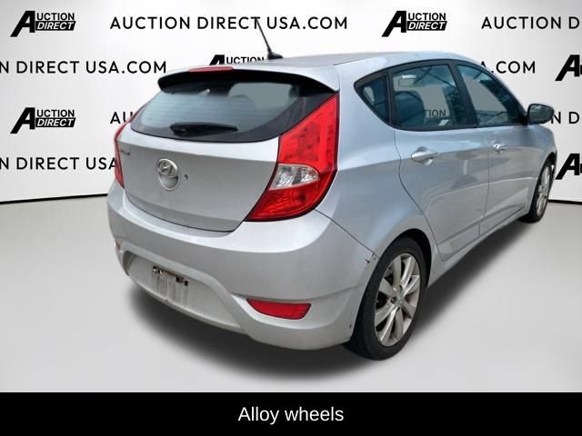 Used 2013 Hyundai Accent SE image 9