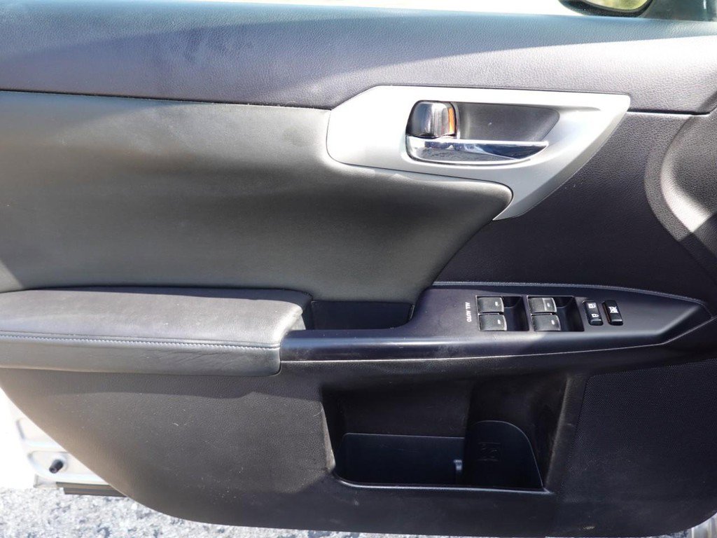 Used 2012 Lexus CT 200h Premium image 18