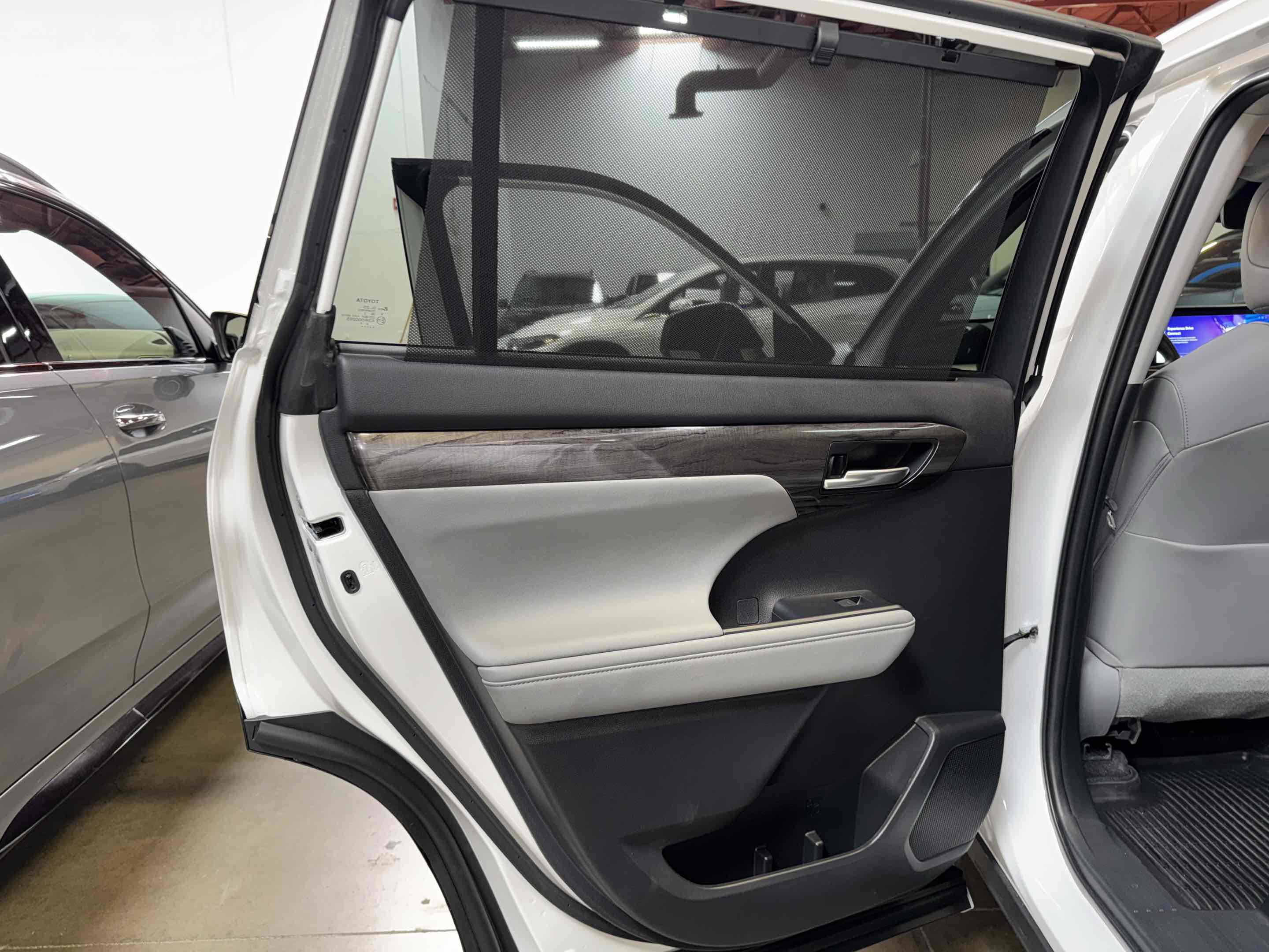 Used 2023 Toyota Highlander Platinum image 72