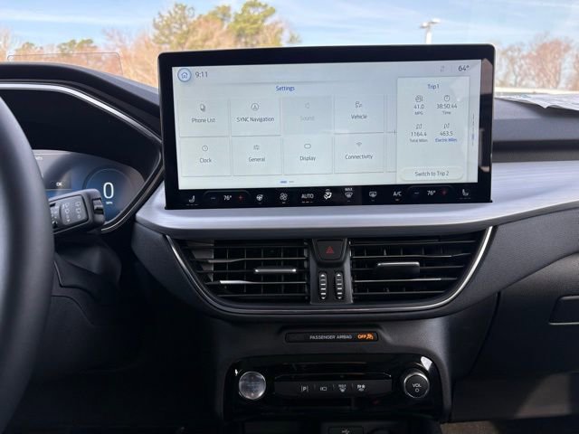 New 2025 Ford Escape SE w/ PHEV Premium Package FWD image 18