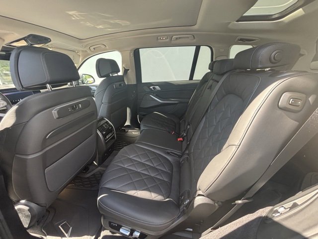 New 2026 BMW X7 xDrive40i w/ Premium Package image 11
