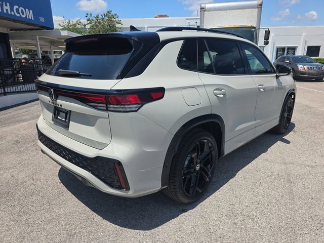 New 2026 Volkswagen Tiguan SE R-Line FWD image 5