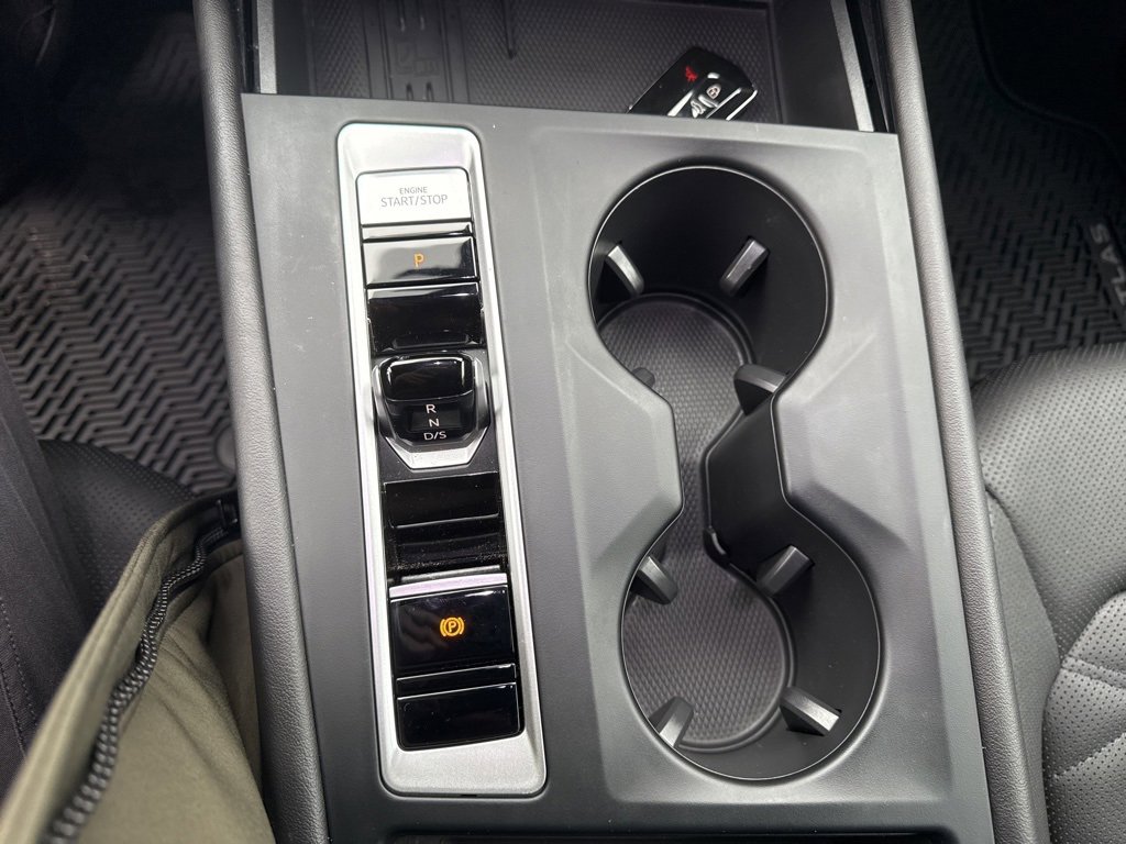 Certified 2025 Volkswagen Atlas Cross Sport SE image 18