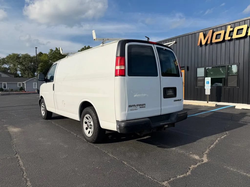 Used 2013 GMC Savana 1500 RWD image 2