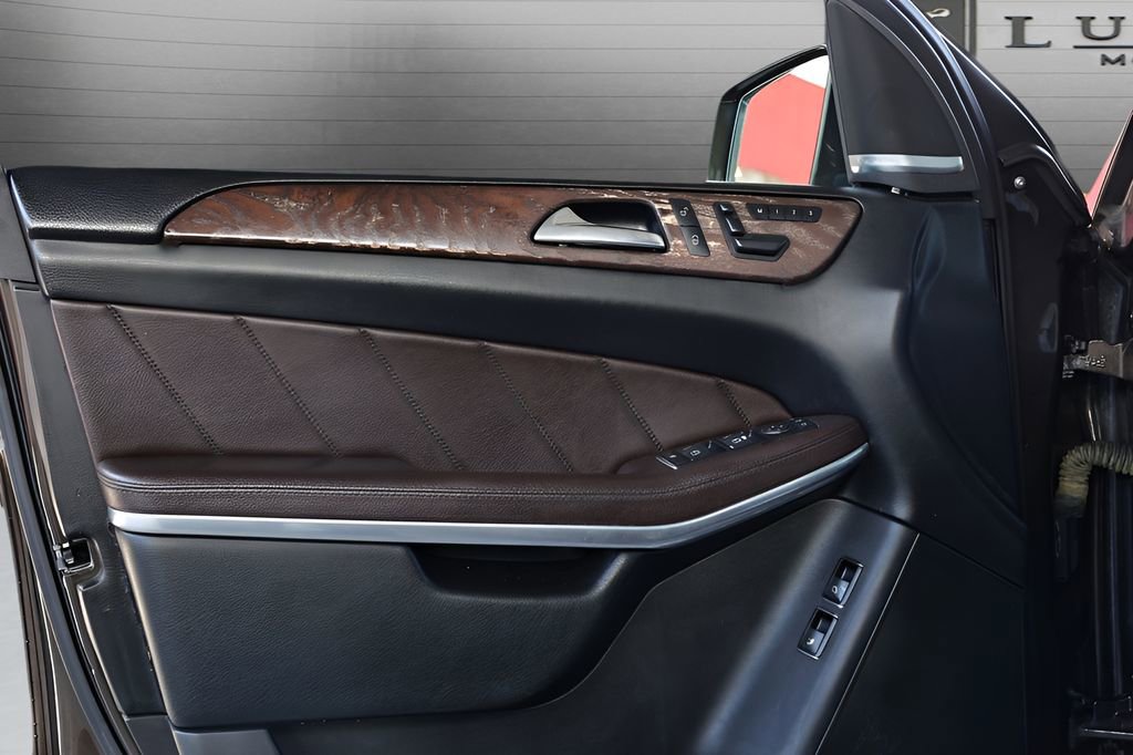 Used 2013 Mercedes-Benz GL 550 4MATIC image 38