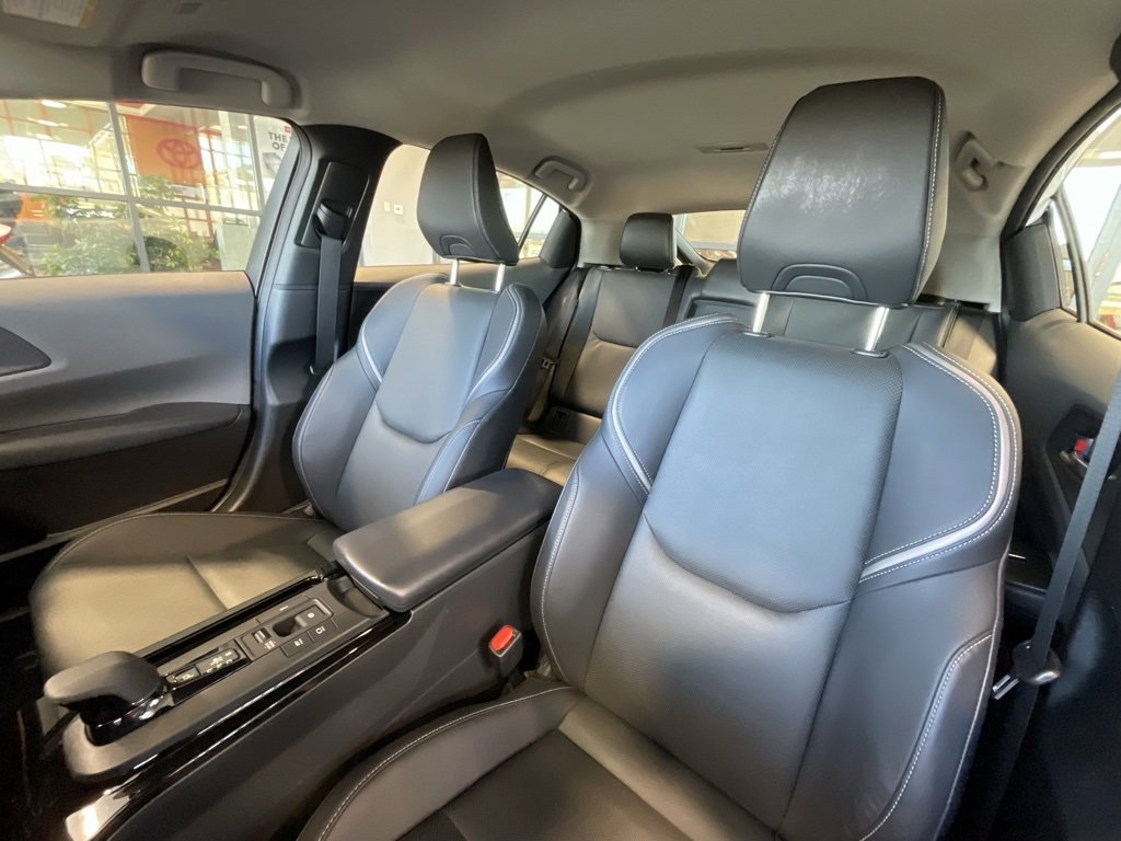 Used 2024 Toyota Prius XLE image 9