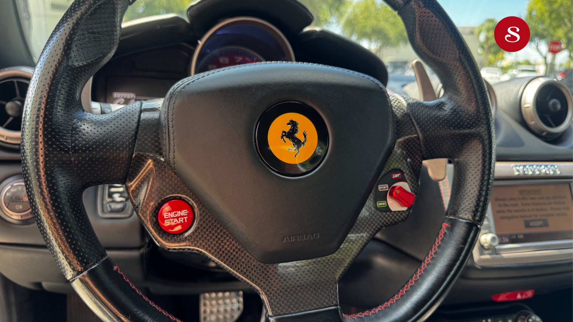 Used 2011 Ferrari California RWD image 13