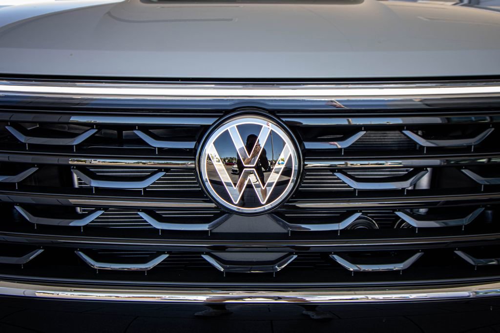 New 2026 Volkswagen Atlas Cross Sport SEL AWD/4WD image 8