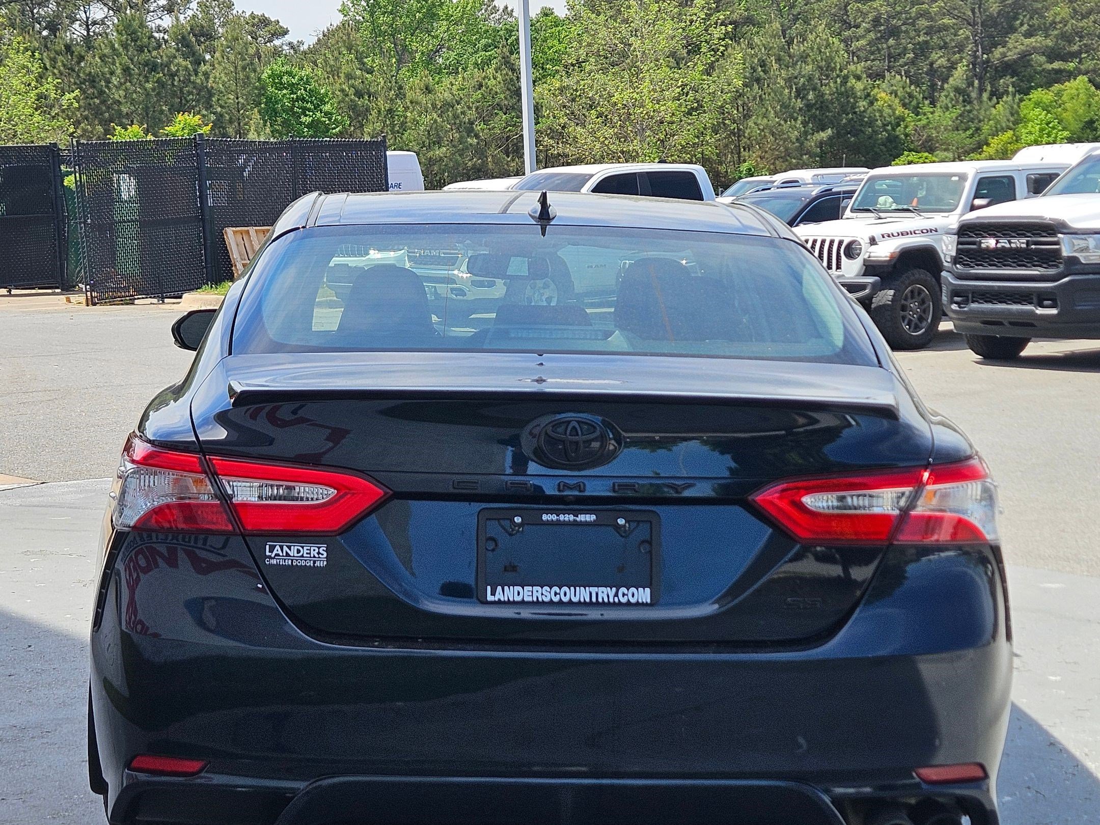 Used 2020 Toyota Camry SE w/ Convenience Package image 6
