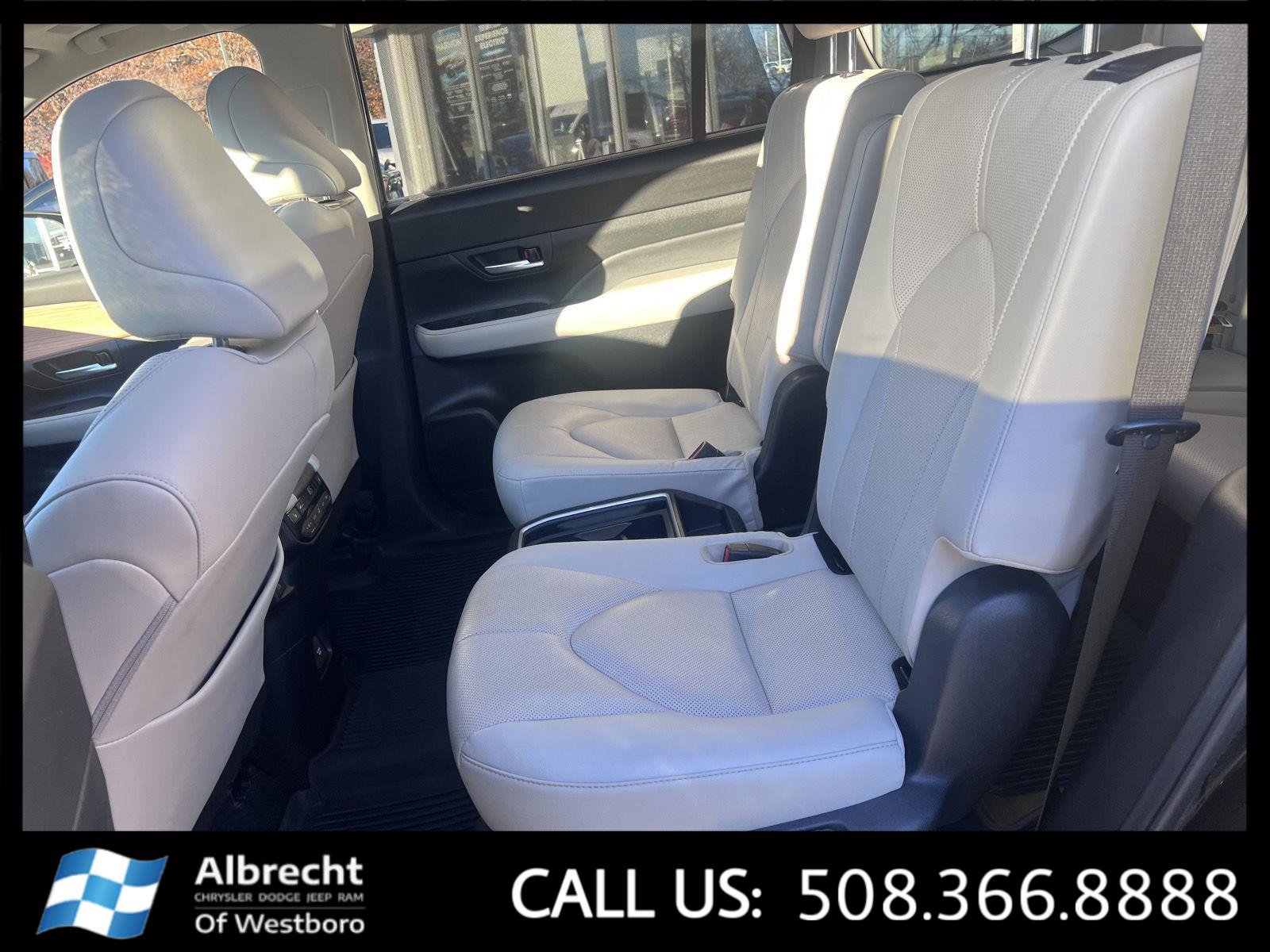 Used 2024 Toyota Grand Highlander Limited image 13