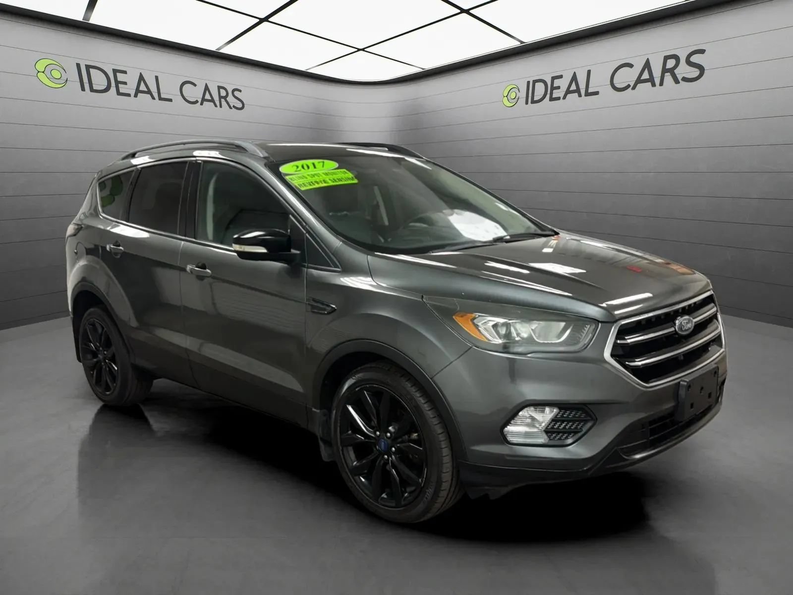 Used 2017 Ford Escape Titanium FWD image 3