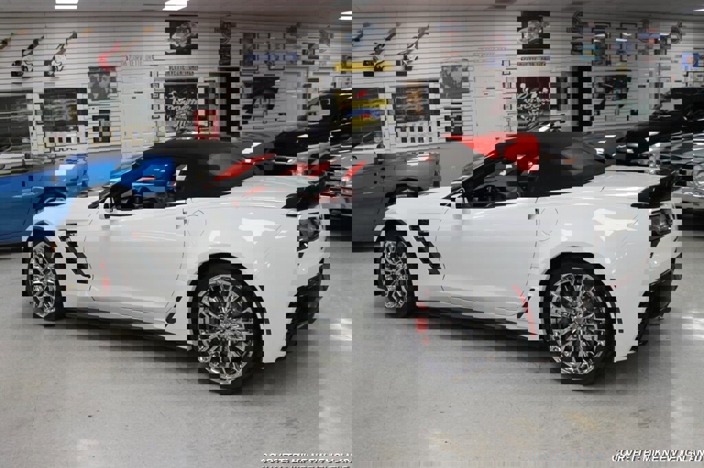 Used 2016 Chevrolet Corvette Z06 w/ 3LZ Preferred Equipment Group image 3