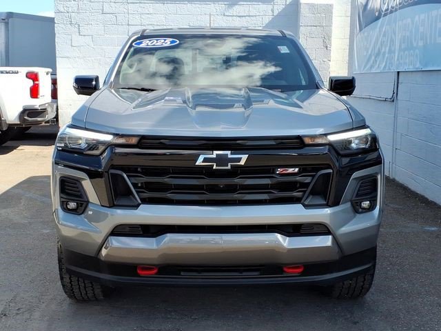 Certified 2025 Chevrolet Colorado Z71 w/ Technology Package AWD/4WD image 2