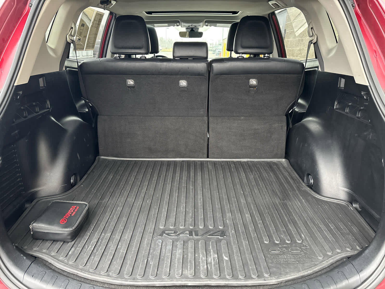 Used 2018 Toyota RAV4 Limited image 29