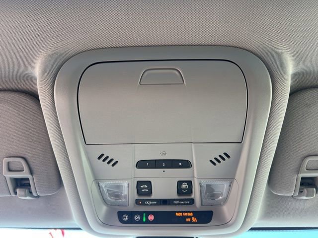 Used 2024 GMC Terrain AT4 w/ Tech Package AWD/4WD image 33