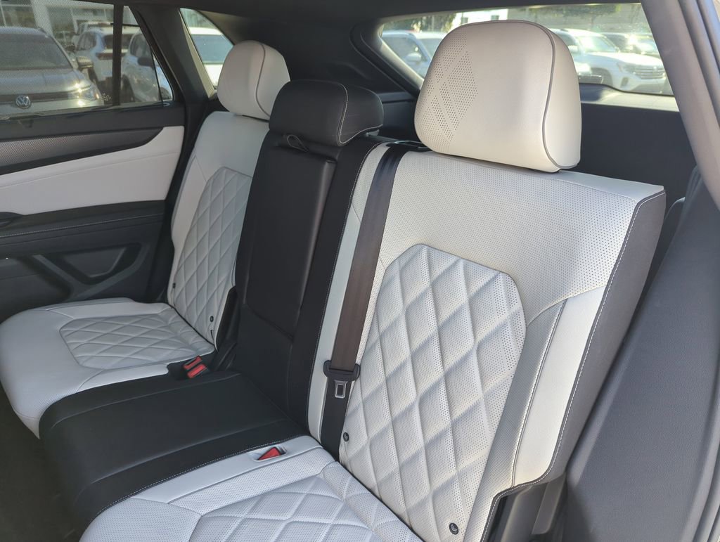 New 2025 Volkswagen Atlas Cross Sport SEL Premium R-Line image 30