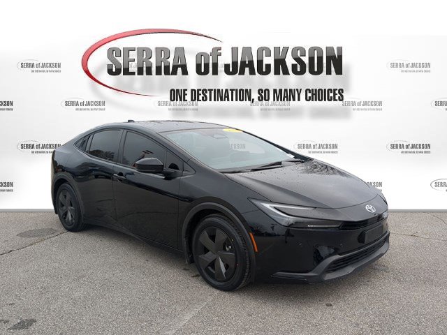 Used 2023 Toyota Prius LE image 2