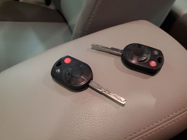 Used 2013 Ford Focus SE w/ SE Winter Pkg FWD image 30