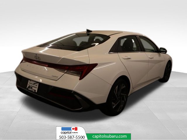 Used 2024 Hyundai Elantra Limited FWD image 3
