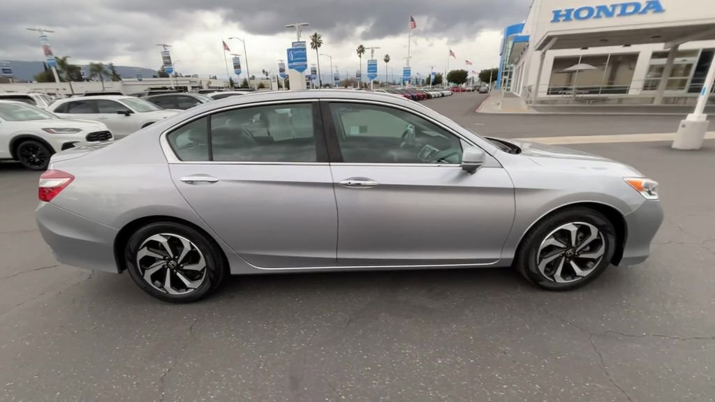 Used 2017 Honda Accord EX image 9