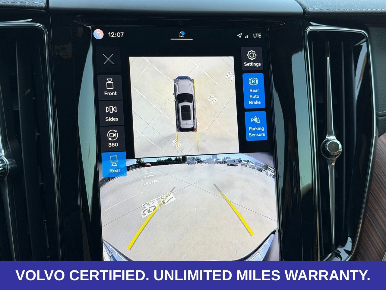 Certified 2025 Volvo XC60 B5 Ultra w/ Protection Package Premier AWD/4WD image 24