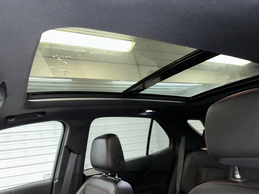 Certified 2022 Chevrolet Equinox RS w/ LPO, Floor Liner Package image 4