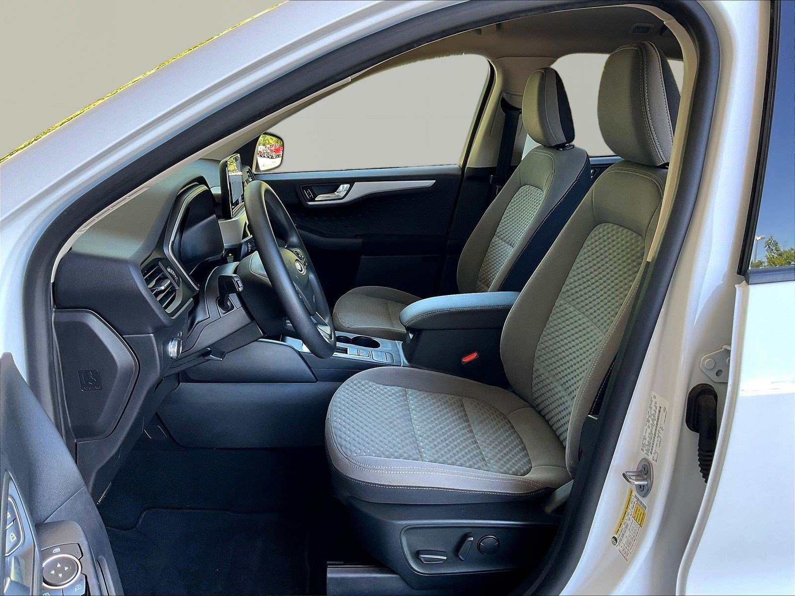 Used 2020 Ford Escape SE FWD image 21