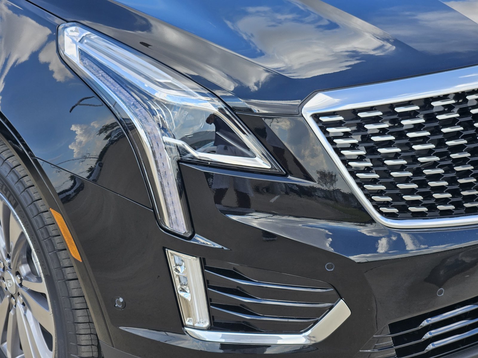 New 2026 Cadillac XT5 Premium Luxury w/ Driver Assist Package FWD image 9