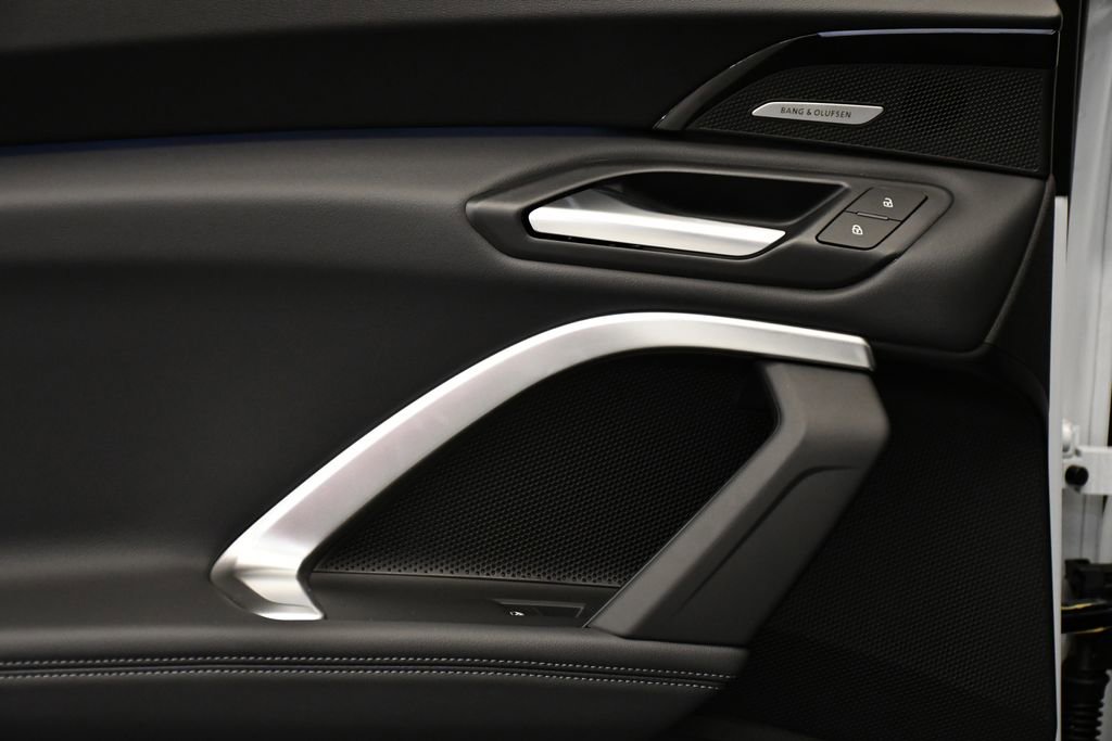 Used 2025 Audi Q5 Premium Plus w/ Premium Plus image 40