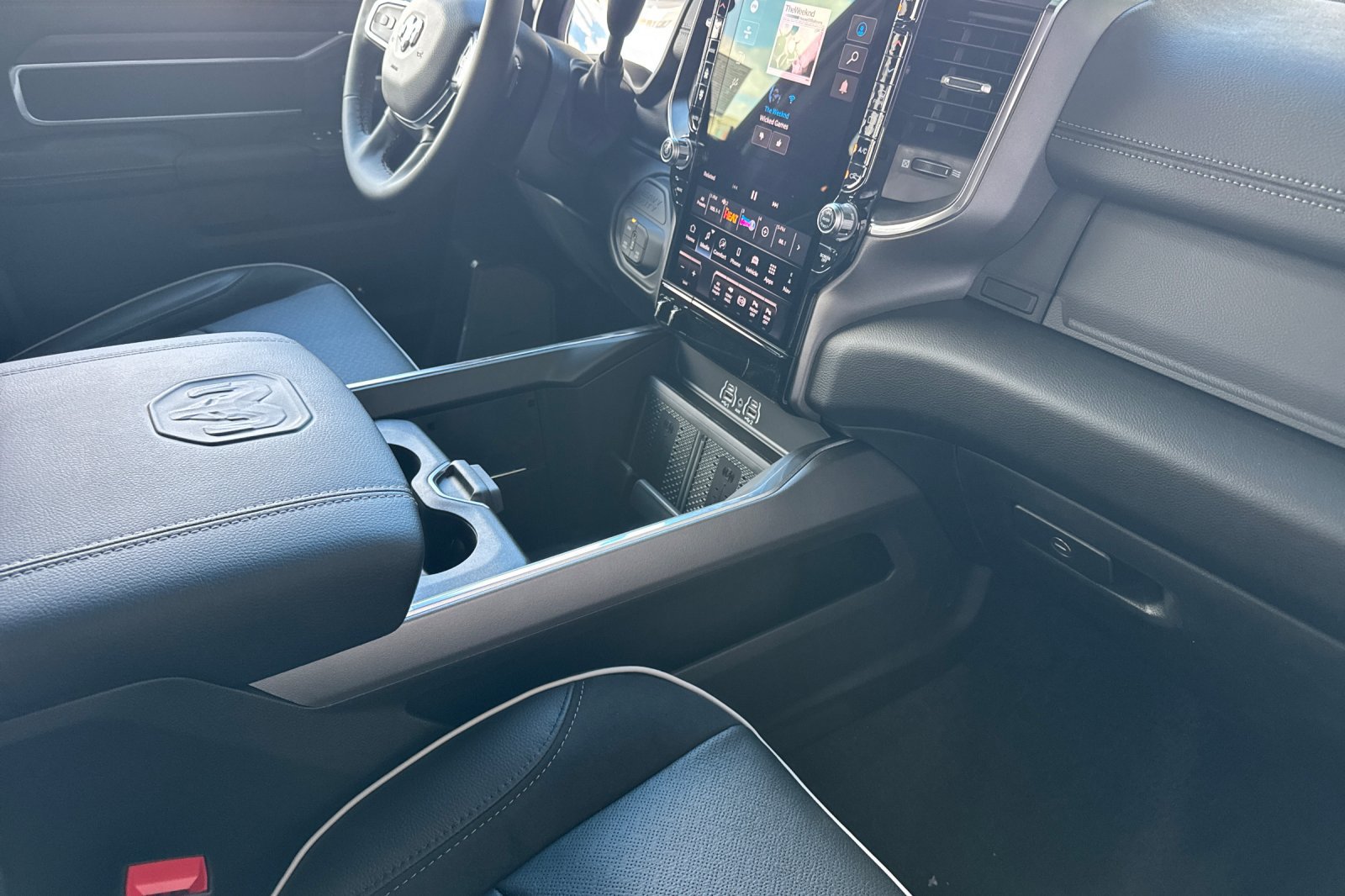 New 2027 RAM 3500 Laramie AWD/4WD image 14