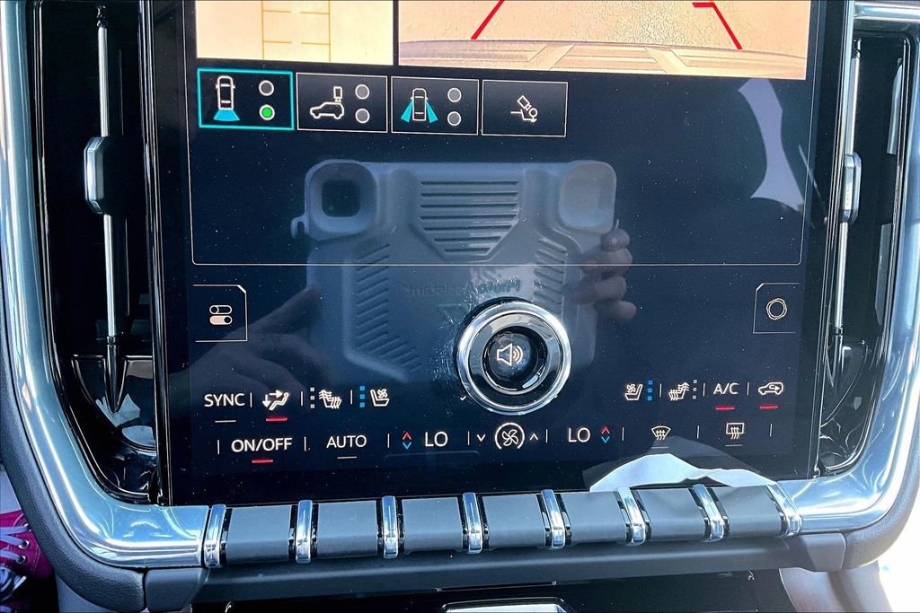 Used 2025 GMC Yukon Denali w/ LPO, Floor Liner Package AWD/4WD image 15