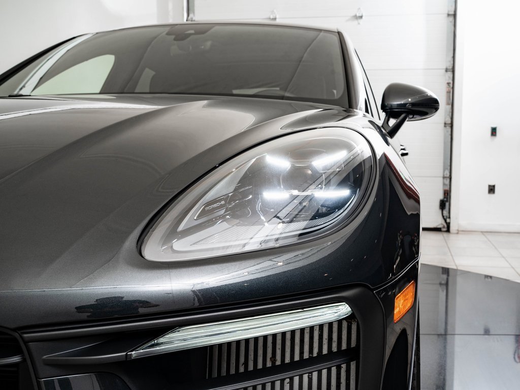 Certified 2024 Porsche Macan S image 13