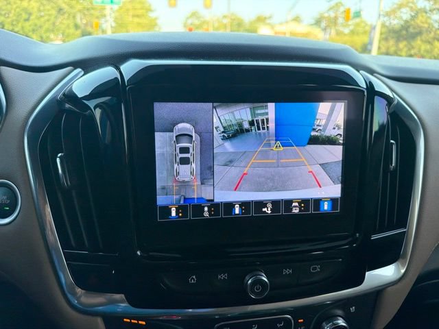 Used 2022 Chevrolet Traverse Premier FWD image 18