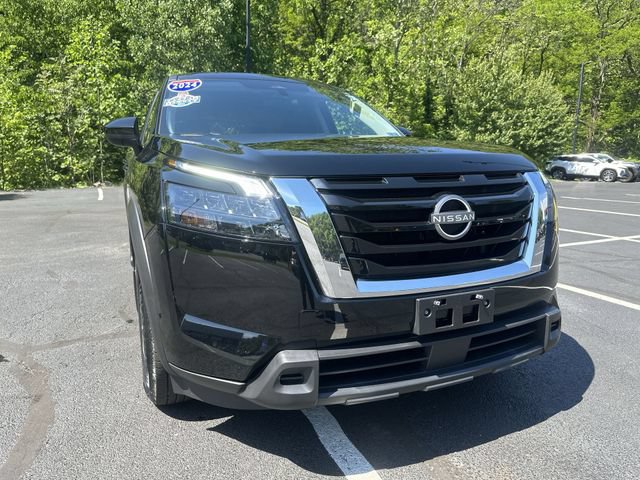 Used 2024 Nissan Pathfinder S AWD/4WD image 11