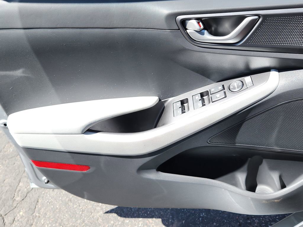 Used 2022 Hyundai Ioniq Blue image 6