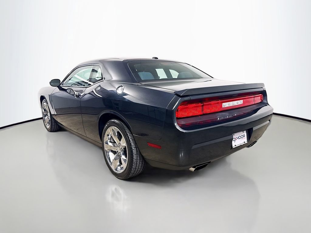 Used 2014 Dodge Challenger R/T w/ Sound Group II RWD image 5