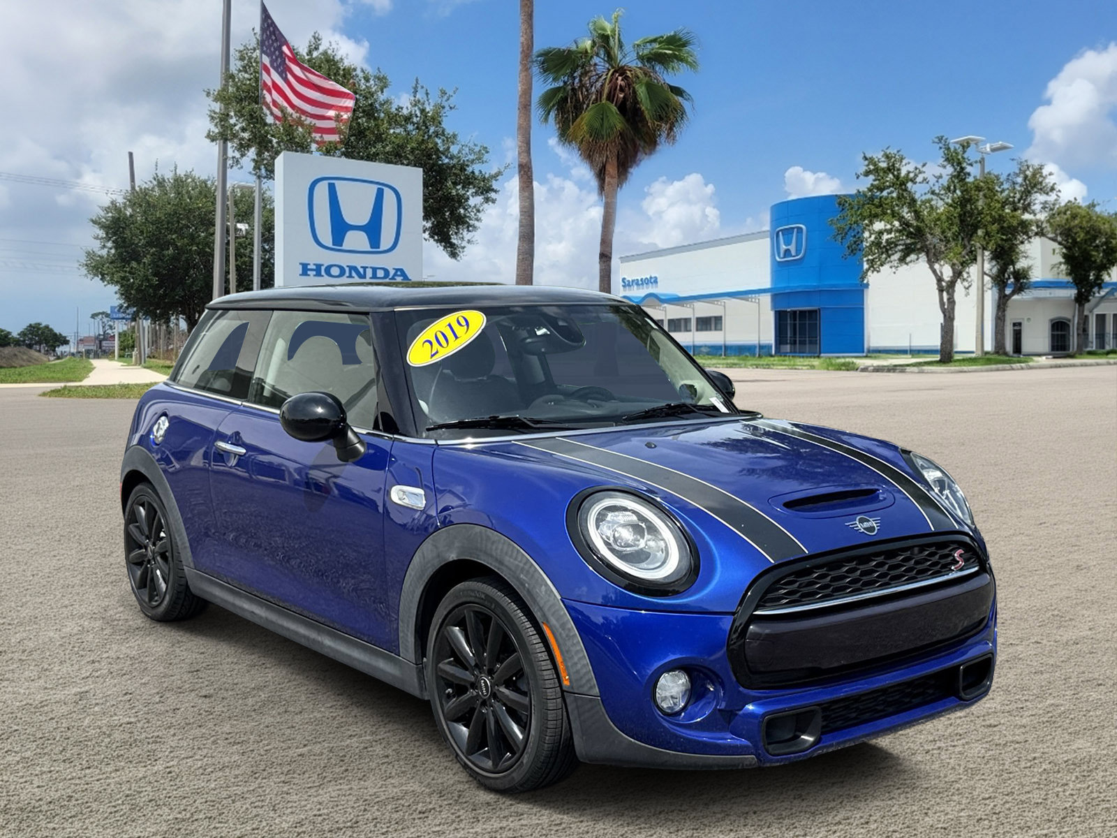 Used 2019 MINI Cooper S w/ Premium Package FWD image 1